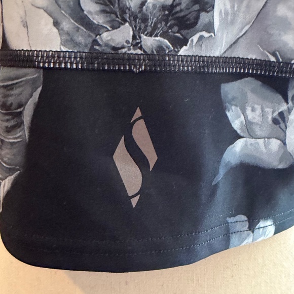 Skechers Gosculpt Magnolia Dreams Padded Sports Bra Black Floral, Size XL - Picture 7 of 9